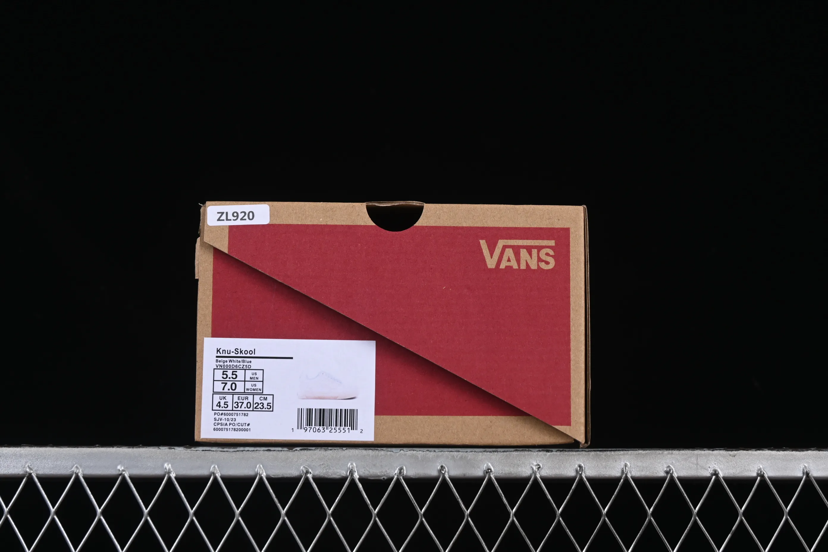 All categories Vans Vans series Vans Low Vans low-top Vans Knu Skool Vans low-top retro casual fat bread shoes VN000D6CZ5D